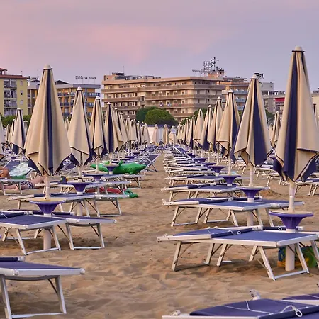 Vacation By The Pool In Our Cozy Flat Bibione