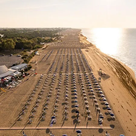 Apartamento Vacation By The Pool-Beahost