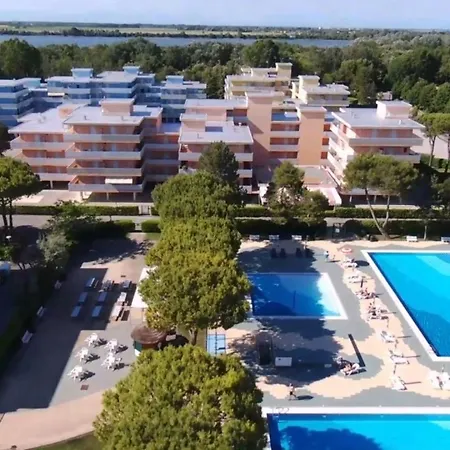 Vacation By The Pool In - Beahost Appartamento *