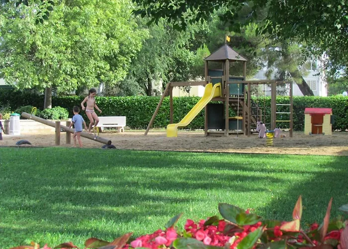 Apartman Vacation By The Pool-beahost